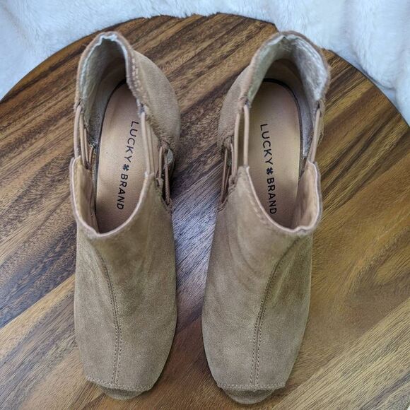 Lucky Brand LK-Reevas Side Cutout Peep Toe Wedge Boots Sesame Oiled Suede 8.5 - Picture 6 of 13